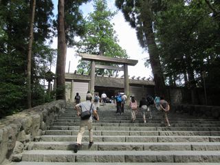 正宮へ